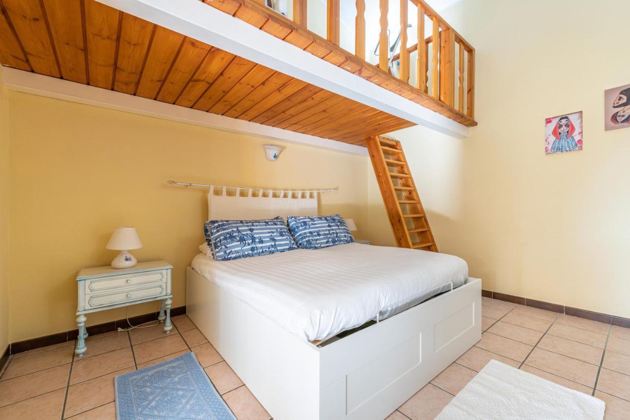 Villa Sureu Соланас Экстерьер фото